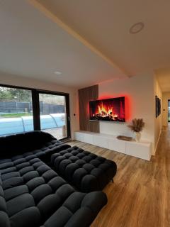 Vila s vířivkou a bazénem na úpatí Krušných hor - 7