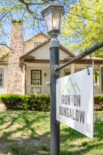 State ParksBungalowCoffeeBarPetFriendlyPorch - 5