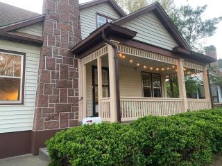 State ParksBungalowCoffeeBarPetFriendlyPorch - 9