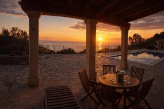 Cozy Chalet with Sea Views & Private Pool - 0