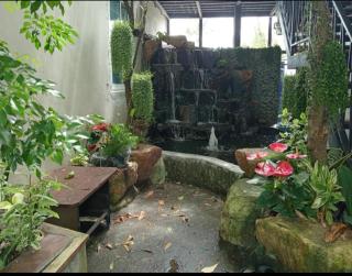 Madam Buppha R2 2 - 0