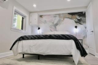 Darling Apartment in Capitol Hill - TWO min to Metro - 2