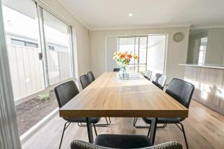 StayAU Pet-friendly Family's Perfect Beach Getaway - 4