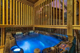 New Luxury Vacation Home Cabin in Smoky Gatlinburg - Theater Room - 4