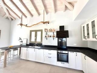 SeaForest Villa, Grand New! 2 km from Beach - 4