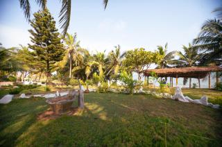 White Rocks Beach Resort - 3