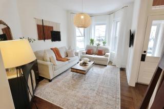 Blue Brick Haven in Union Market - Parking - 0