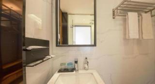 Borrman Hotel Zhanjiang Wuchuan Jinsha Plaza - 1