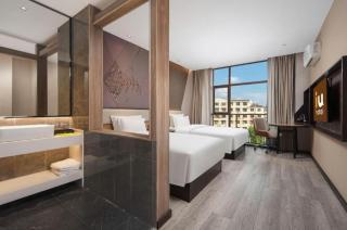 IU Hotel Xianning Railway Station - 2