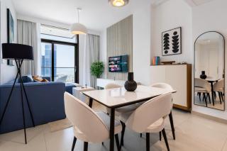 Emaar Burj Crown - 1BR Sea View across from Burj Khalifa, walk to Dubai Mall - 2