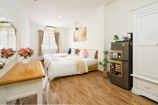 The Lee Hotel - 1