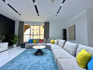 STYLISH 2 BEDROOM SERVICE APARTMENT with SEA VIEW - 9