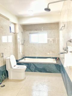 Mountara Top-Floor Room Majestic Mountain - 8