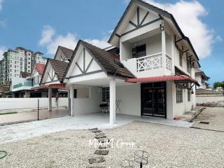 Together Spacious Gathering Taman Perling House BBQ - 0