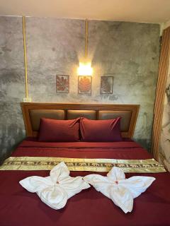 Lanta natural hut garden - 3