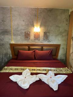 Lanta natural hut garden - 0