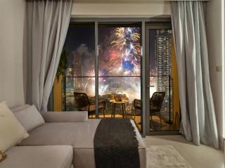 SmartStay at Burj Royale - Full Burj Khalifa View - Brand New Luxury Apartments - 8