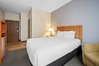 Quality Inn Dubuque on Hwy 20 - 4