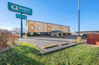 Quality Inn Dubuque on Hwy 20 - 9