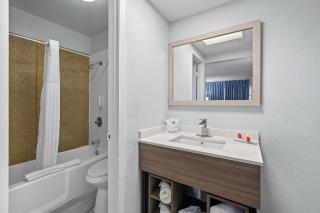 Econo Lodge Daytona Beach - Speedway - 4