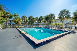Econo Lodge Daytona Beach - Speedway - 9