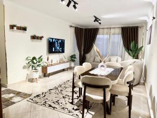 Charming 3BR Apt with amazing garden view & fast wifi - 9