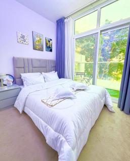 Relaxing Townhouse Escape DAMAC Hills Dubai - 5