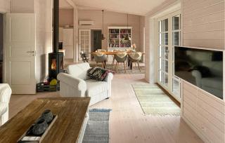 Stunning Home In Højby With Wifi - 0