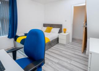 Beautiful Rooms Near Birminngham City Airport - 8