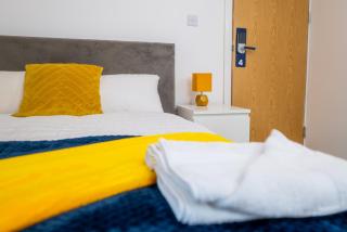 Beautiful Rooms Near Birminngham City Airport - 6