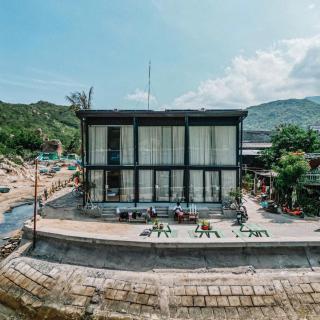 Rock Bay by Chành Rành - 9