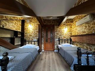 Boutique in the Attic Near Fabrika - 9