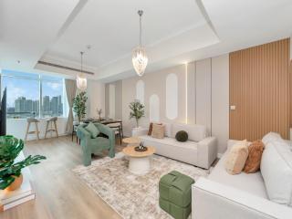 Ultra Stylish Luxury Flat w Harbour View in Dubai Marina, Sleeps 10 pax - 7