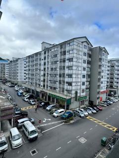 Ayaan Family Retreat with PS4 and Netflix - 7