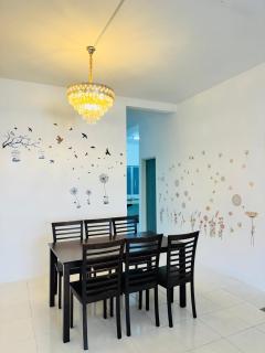 Ayaan Family Retreat with PS4 and Netflix - 1