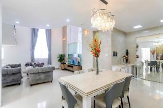 Central Garden Apartment District 1 - 7