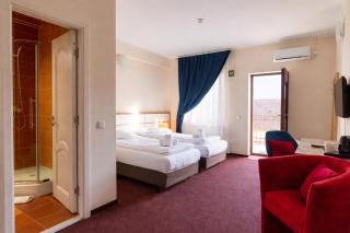 Long Street Hotel - 1