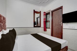 Hotel O by OYO Royal Palace - 9