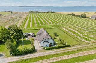 Idyllic Thatched Cottage With Sea View - 0