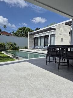 Newly built private Quinta Lane 4br pool villa - 4