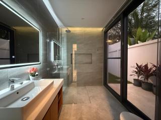 Newly built private Quinta Lane 4br pool villa - 1