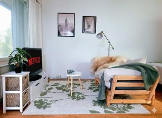 Nature-Inspired Cozy Retreat w Balcony Near Train - 0