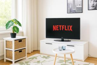 Nature-Inspired Cozy Retreat w Balcony Near Train - 7