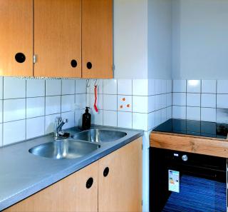 Nature-Inspired Cozy Retreat w Balcony Near Train - 5