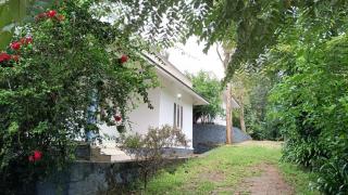 Chirackel Gardens Mountain View Resort - 8