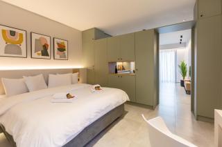 2 Separate Apts Together with Yard and Seperate Entrances near the Heart of Kalamata - 9