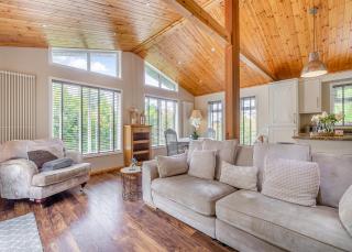 Charlesworth Lodges - 2