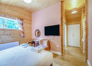 Gadlas Park Holiday Cabins - 3