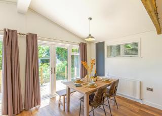 Caddys Corner Lodges - 1