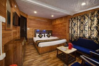 Hotel Naini -Lake -View Near The Mall Road - Restaurant And Free Wifi All Rooms - Prime Location - Best Hotel - 4